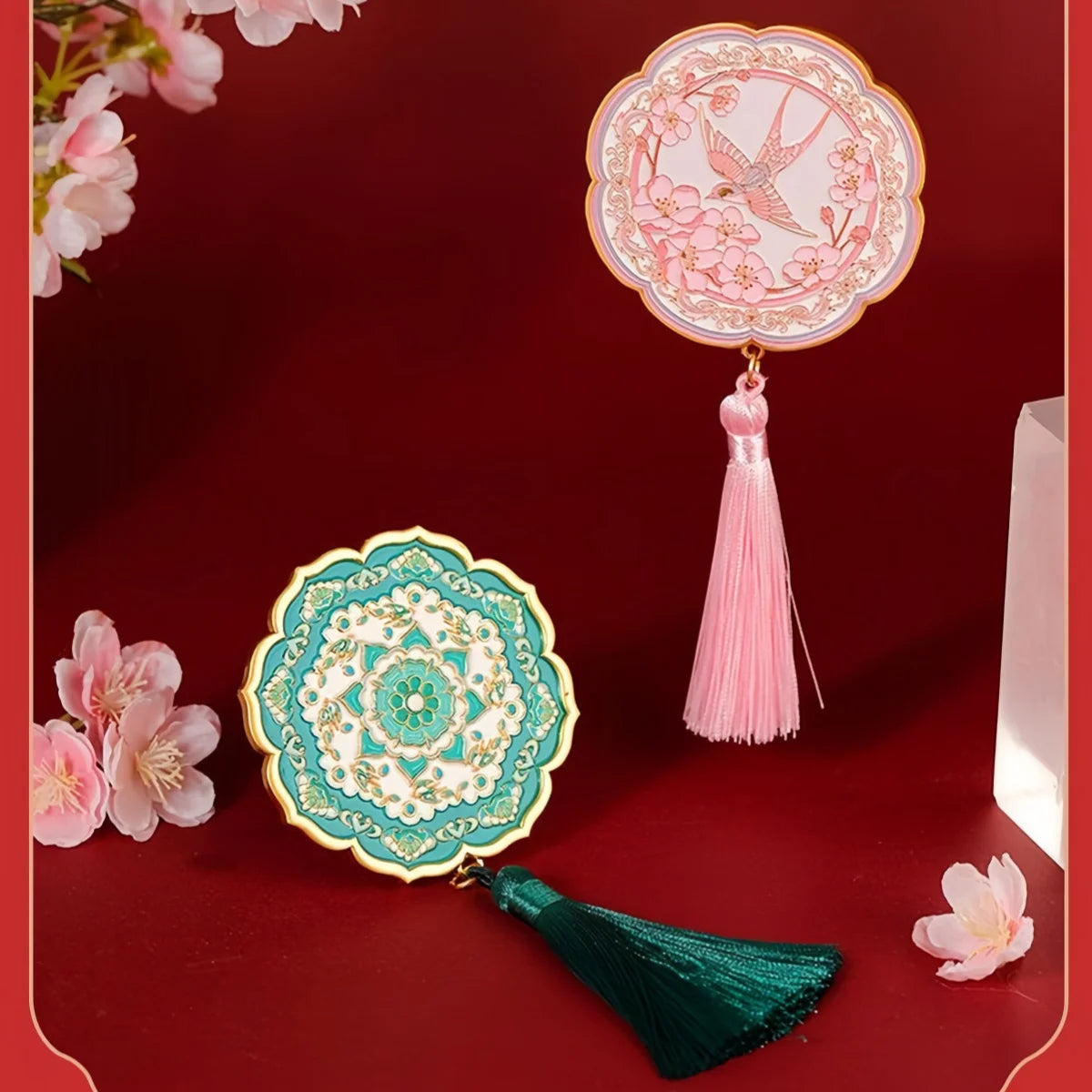 Chinese style tassel handheld makeup mirror for women luxurious gift box Holiday Gift for Women reapply makeup